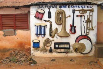 Facade_with_Musical_Instruments-Abomey-Benin